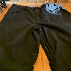 Eddie Bauer women’s ski snow pants, size 2XL, black, gators, adjustable waist